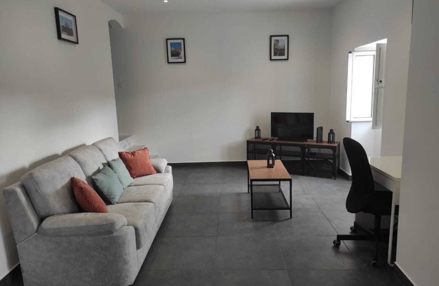 Cottage 'Casa Da Mina' with Private Terrace, Wi-Fi and Air Conditioning