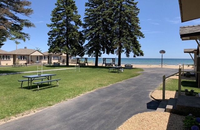 Cottage Cove · Lake Huron Beach Cottage No. 2