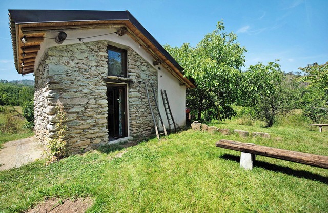Cottage 'Delle Castagne' with Mountain View, Wi-Fi and Air Conditioning
