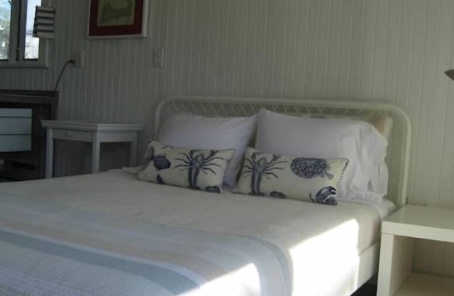 Cottage facing fresh water pond