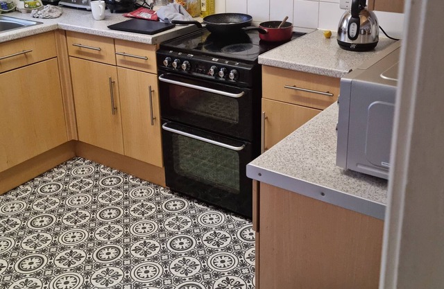 Cottage Feel By The Sea, 11mins drive to the Seafront