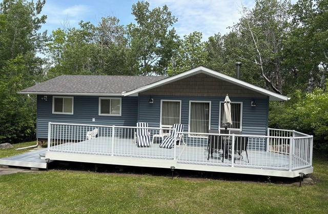 Cottage for rent in Abert Beach!