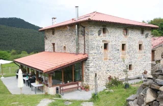 Cottage (full rental) Pikatzaenea for 18 people Call discounts