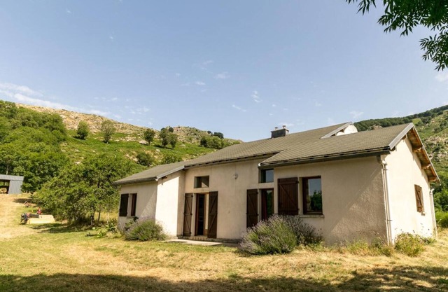 Cottage 'Gite Saint Guiral' with Mountain View, Private Terrace and Private Garden