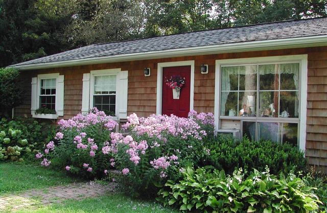 Cottage House Convenient to all tournaments, great getaway, Foosball
