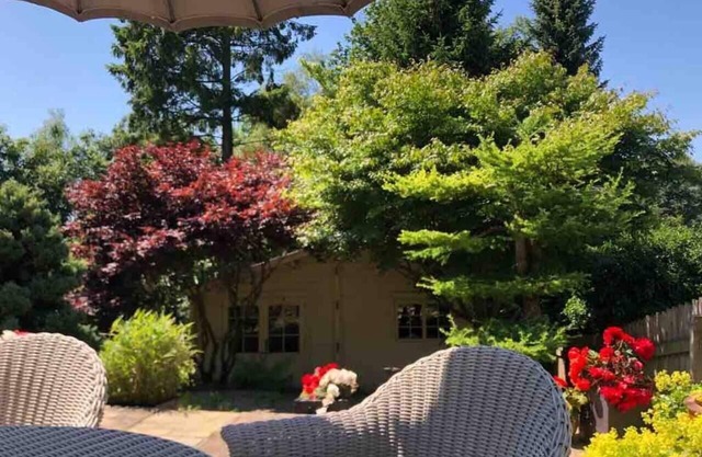 Cottage Hurst Green Sleeps 4, Views