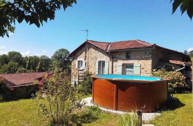 Cottage in Lavauguyon, on Route Coeur de Lion, Close to Chateau With Pool