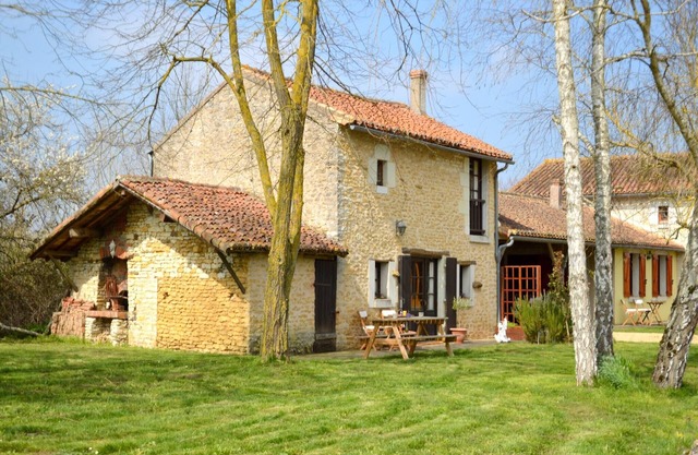 Cottage in Saint-Jean with Terrace
