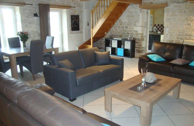 Cottage in full countryside near La Rochelle