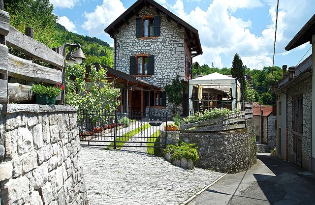 Cottage in Italy with Alpine Fireplace
