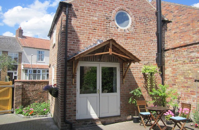 Cottage in Pocklington Near York With Log Burner, Wi Fi And Off Street Parking