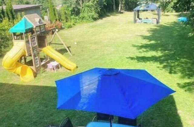 Cottage in the city, Parking, Fireplace-Jetted Tub