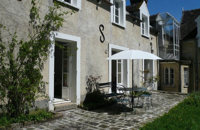Cottage in the Orvanne valley