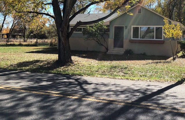Cottage in the Woods near Colorado National Monument, Biking and Hiking, Skiing