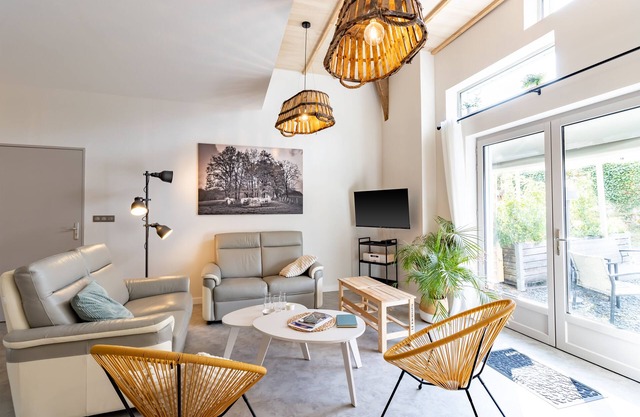 Cottage 'La Grange Du Vallon D'estivaux' with Lake View, Shared Pool and Wi-Fi