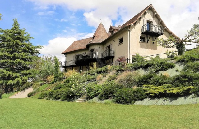 Cottage 'Le Gite De La Tour' with Private Terrace, Private Garden and Wi-Fi
