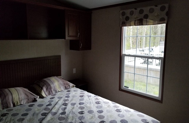 Cottage living, resort lifestyle setting, Perfect for family of 4-6 with a dog