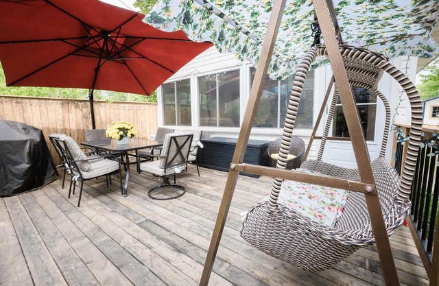 Cottage on Crystal Beach | 3BR & BBQ!