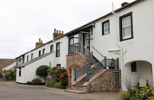 Cottage on Solway Coast with Stunning Firth Views
