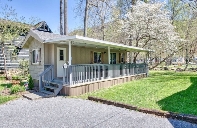 Cottage on the Creek - Perfect for Your Mountain Getaway