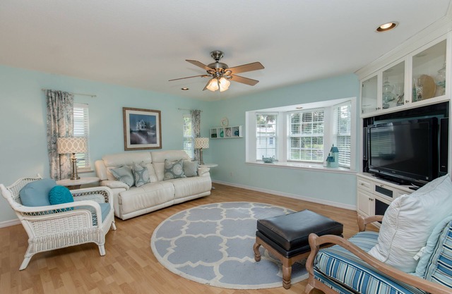 🍹🌞 Cottage Paradise! 2BR/2BA, Pets Welcome, TV, Wi-Fi