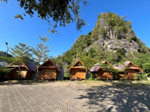 Cottage Pier 2 of Rammang-Rammang