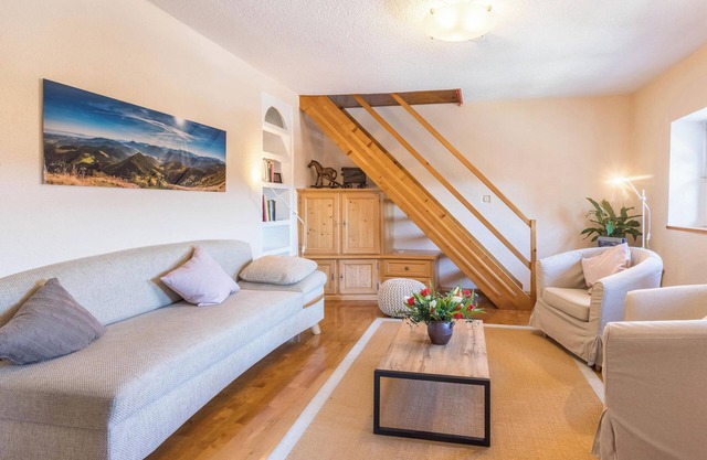 Cottage 'Uriges Landhäuschen' with Private Garden, Terrace & Wi-Fi
