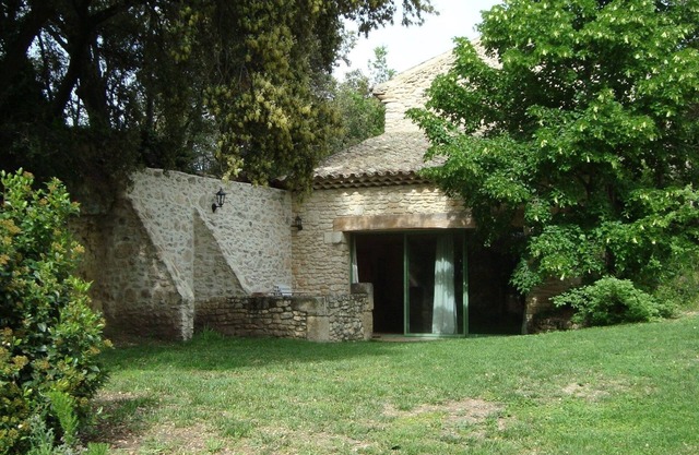 Cottage with a garden in the heart of a vineyard, 3-5 people