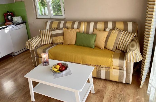 Cottage with 1 Bedroom, 1 Bathroom, Heated solar Pool, Sauna, jacuzzi, Garden