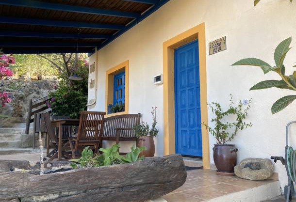 Cottage with 2 Bedrooms.2 Bathrooms, Heated solar Pool, Sauna, Jacuzzi, Garden