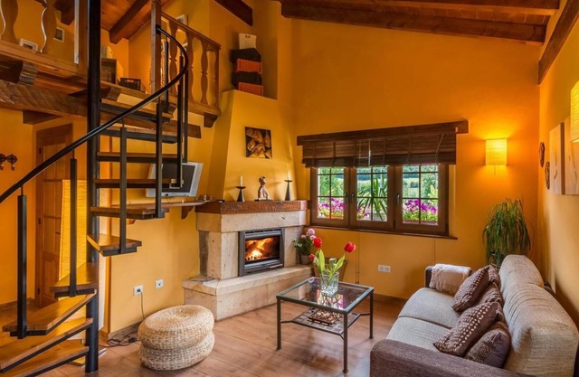 Country House 'Casa Susi' with Mountain View, Private Terrace and Wi-Fi