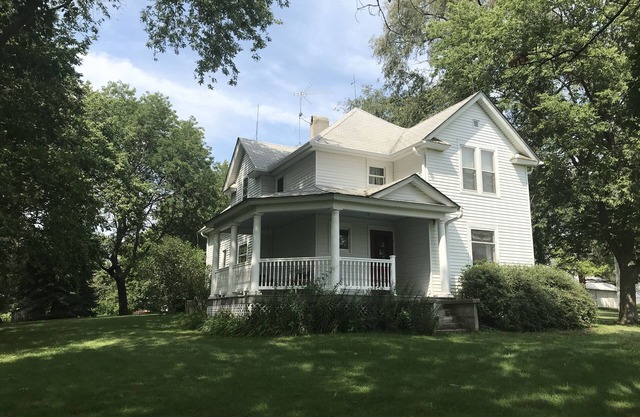 Country Acreage: Escape, Relax, Renew.