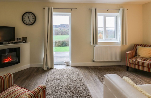 COUNTRY COTTAGE, family friendly, character holiday cottage in Brecon