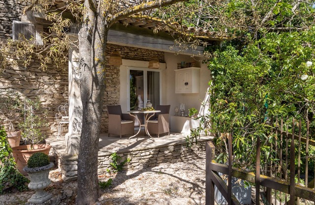 Country Cottage/Gite - LAGNES- ISLE-SUR-LA-SORGUE