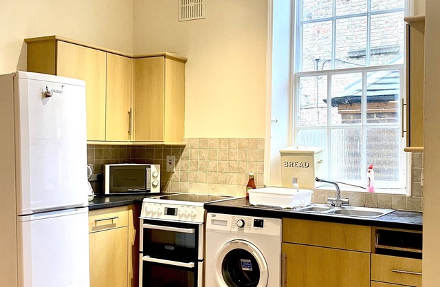 Country cottage in the heart of the city