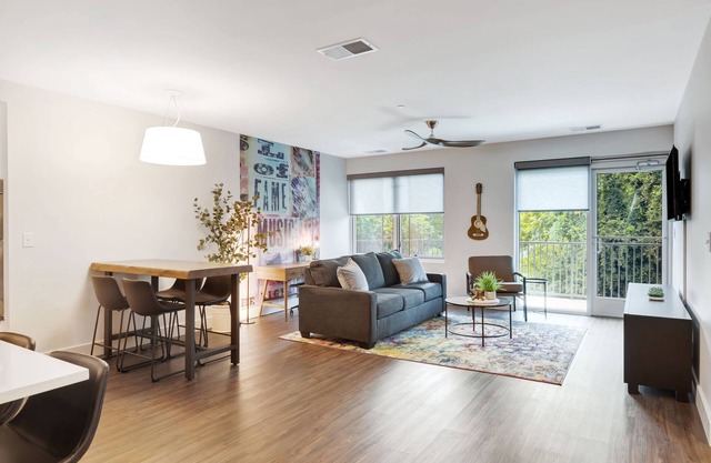 Country Crooners 1 Bedroom Apartment