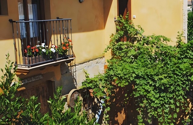 Country House 'La Viña 2' with Shared Terrace, Shared Garden and Wi-Fi