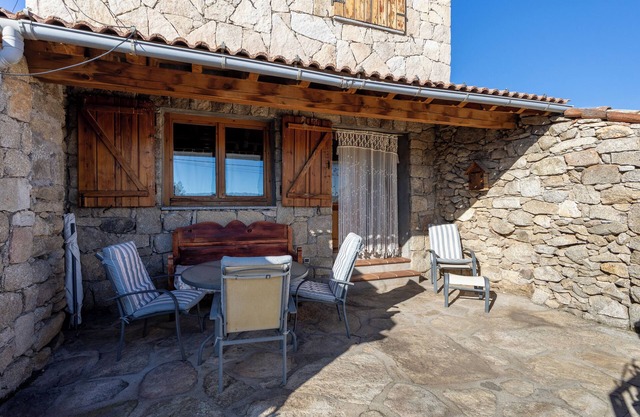 Country House 'Casa Del Tio Primitivo' with Mountain View, Private Terrace and Wi-Fi