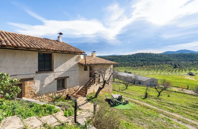 Country House 'La Sala' with Mountain View, Shared Pool and Wi-Fi
