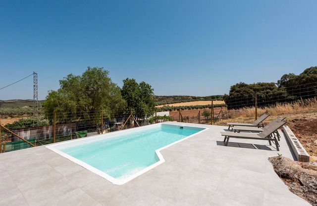 Country House 'Fuente La Lana' with Mountain Views, Private Terrace, and Air Conditioning