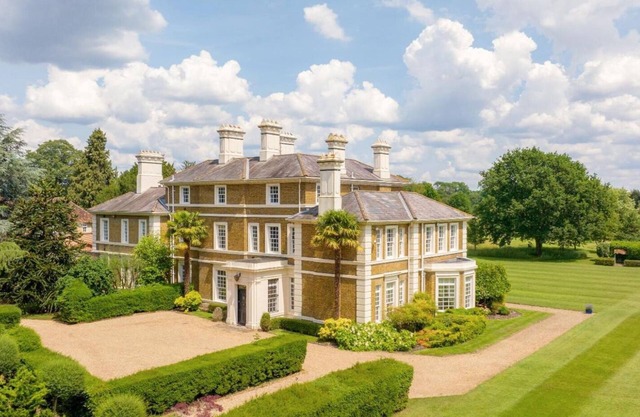 Country Estate Property Near Windsor Castle-Former Home of Geri Halliwell
