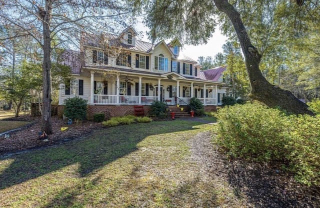 Country Estate Private Pool/Pond on 21 acres