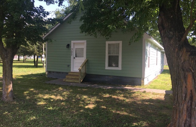 Country Getaway for Work or Play 5 miles from Wind Point Park