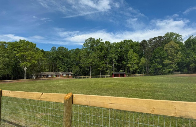 Country Getaway. PET-Friendly!