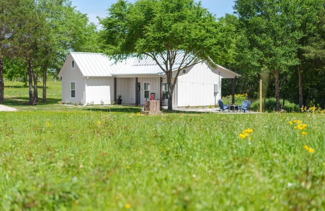 Country Gold ~ Aggieland Vacation Rentals