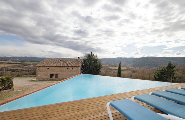 Country House 'El Pujol' with Mountain View, Wi-Fi and Air Conditioning