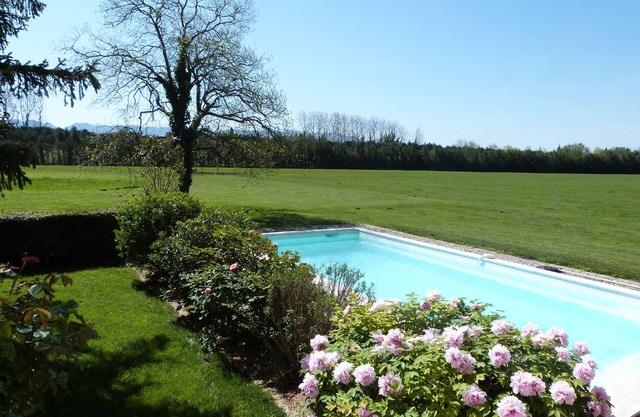 Country house with a pool in Saint-Rémy-de-Provence, sleeps 8