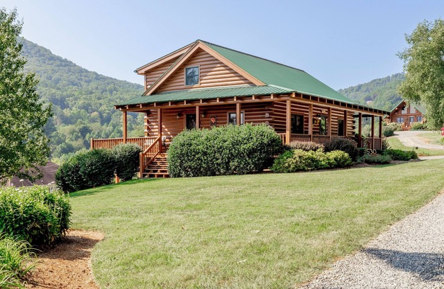 COUNTRY HAVEN OPEN FOR BUSINESS ,MT VIEWS,10MIN AVL,3/2,FP ,WIFI, FIREPIT
