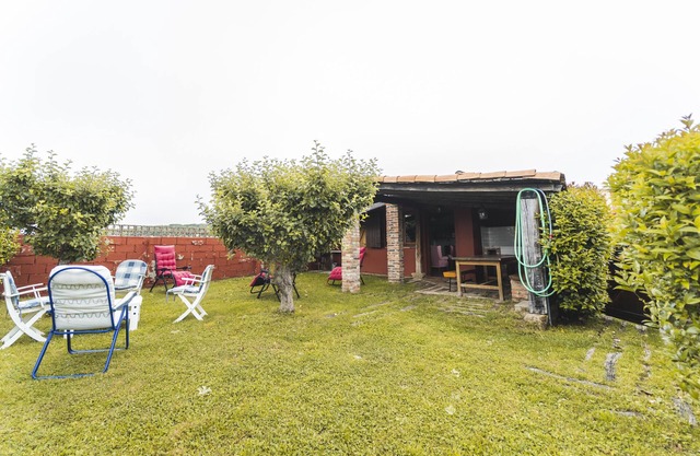 Country House 'El Gallinero' with Mountain View and Private Garden
