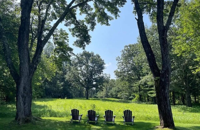 Country Home in Saratoga - Under 10min to Downtown + Track